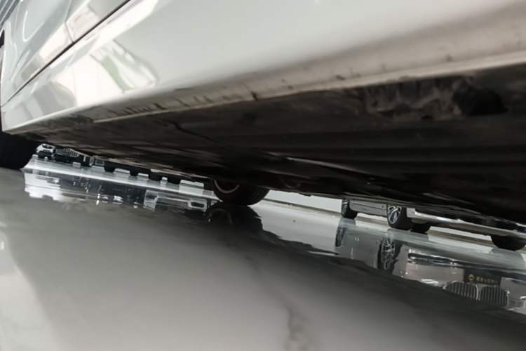 Used BMW 3 Series 2019 320Li Fashion Model Left Side Sill