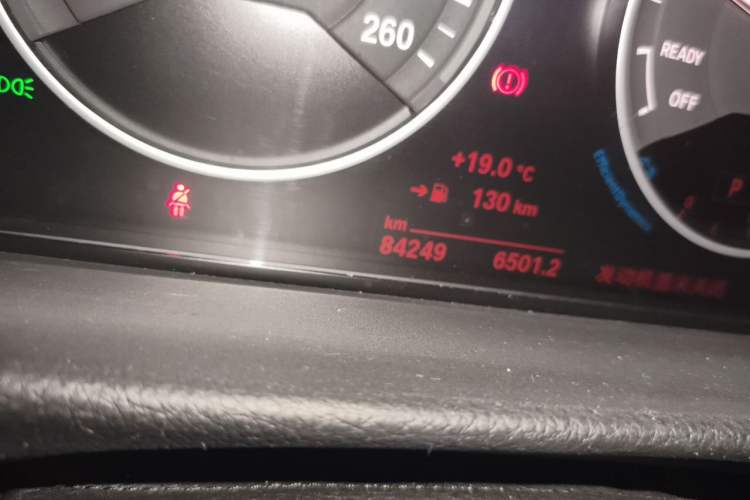Used BMW 3 Series 2019 320Li xDrive Fashion Model Odometer Close Up