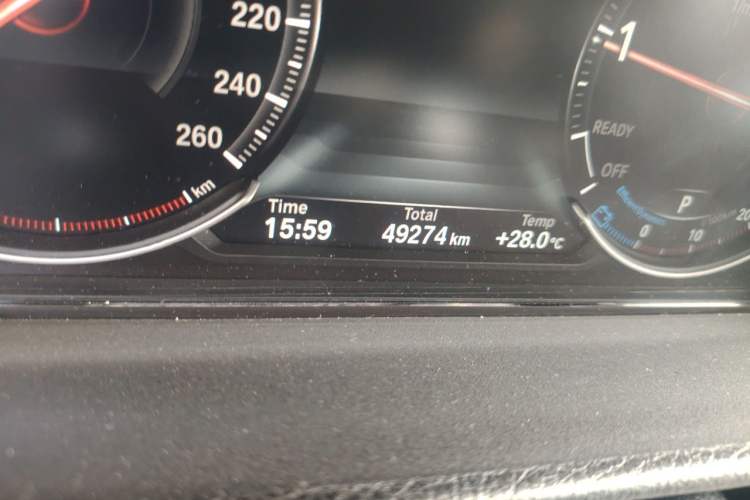 Used BMW 3 Series 2019 320Li M Sport Package Odometer Close Up