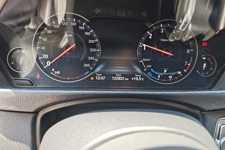 Used BMW 3 Series 2019 320Li M Sport Package Odometer Close Up