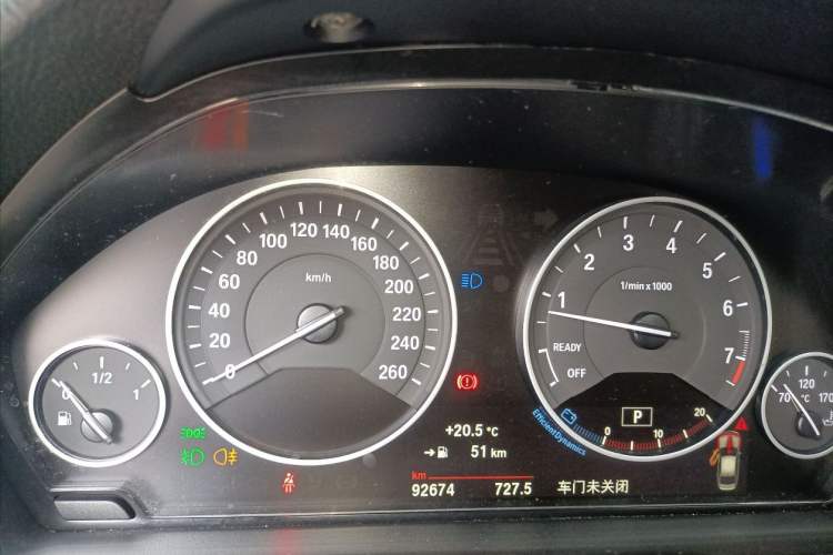 Used BMW 3 Series 2019 320Li Fashion Model Odometer Close Up