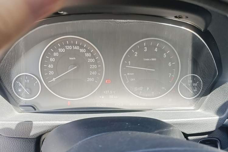 Used BMW 3 Series 2019 320Li Fashion Model Odometer Close Up