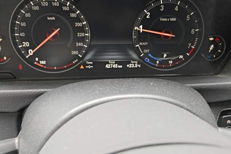 Used BMW 3 Series 2019 320Li M Sport Package Odometer Close Up