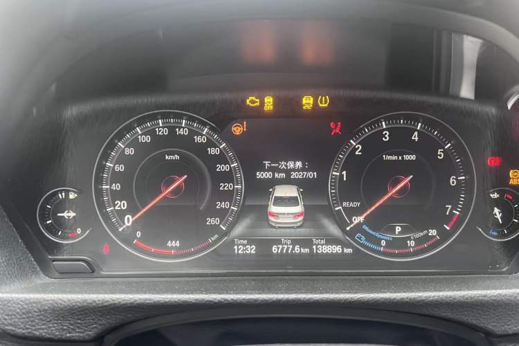 Used BMW 3 Series 2019 320Li Fashion Model Odometer Close Up