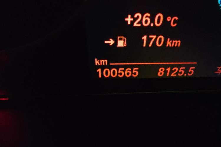 Used BMW 3 Series 2019 320Li Fashion Model Odometer Close Up