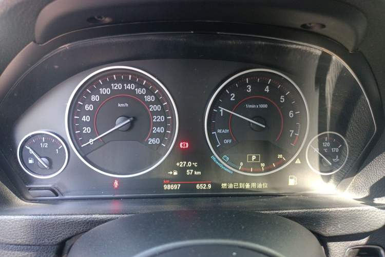 Used BMW 3 Series 2019 320i M Sport Package Odometer Close Up
