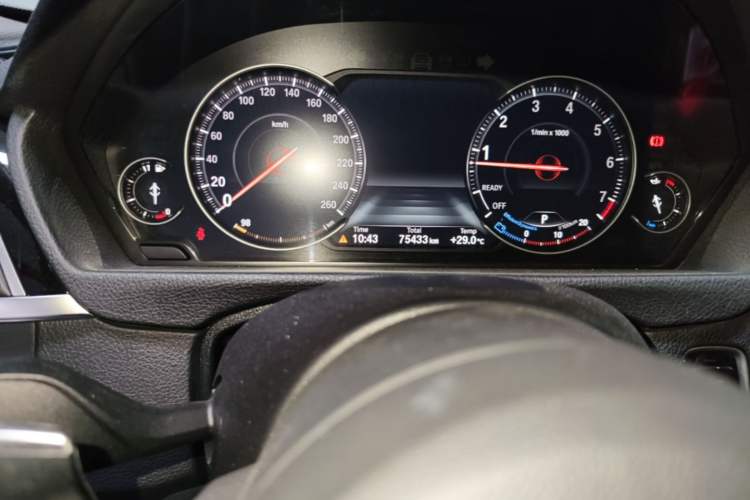 Used BMW 3 Series 2019 320Li M Sport Package Odometer Close Up