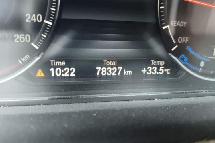 Used BMW 3 Series 2019 320Li Fashion Model Odometer Close Up