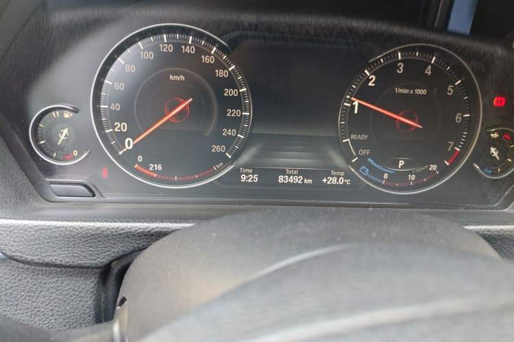 Used BMW 3 Series 2019 320Li Fashion Model Odometer Close Up