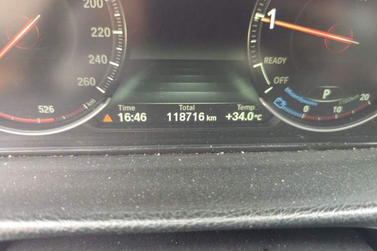 Used BMW 3 Series 2019 320Li Fashion Model Odometer Close Up