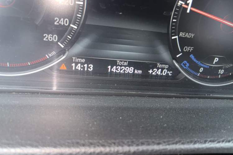 Used BMW 3 Series 2019 320Li M Sport Package Odometer Close Up