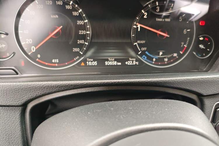 Used BMW 3 Series 2019 320Li M Sport Package Odometer Close Up