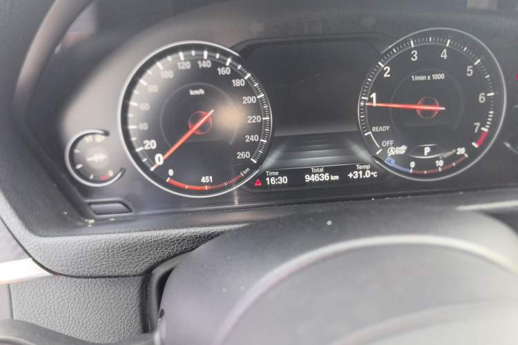 Used BMW 3 Series 2019 320i M Sport Night Edition Odometer Close Up