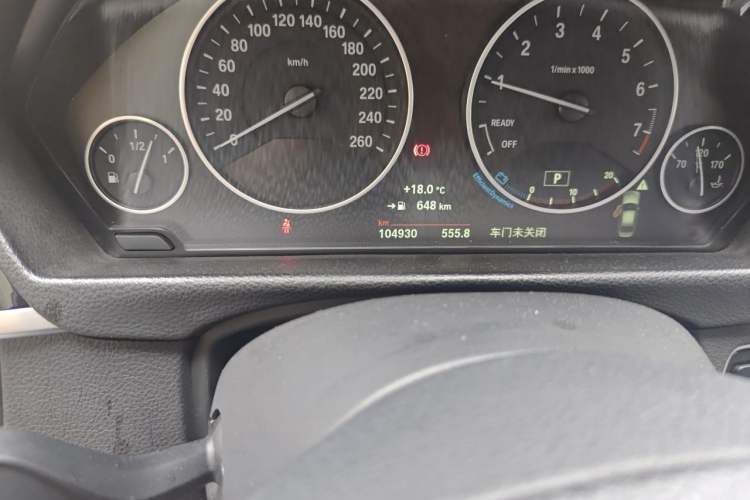 Used BMW 3 Series 2019 320Li Fashion Model Odometer Close Up