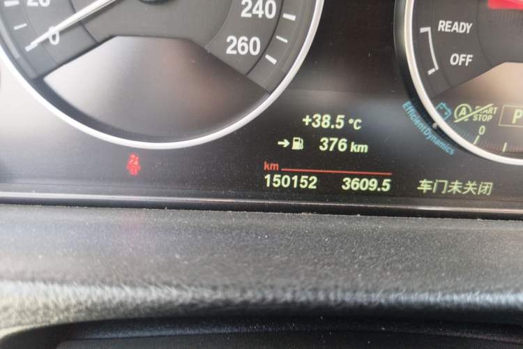 Used BMW 3 Series 2019 320Li Fashion Model Odometer Close Up