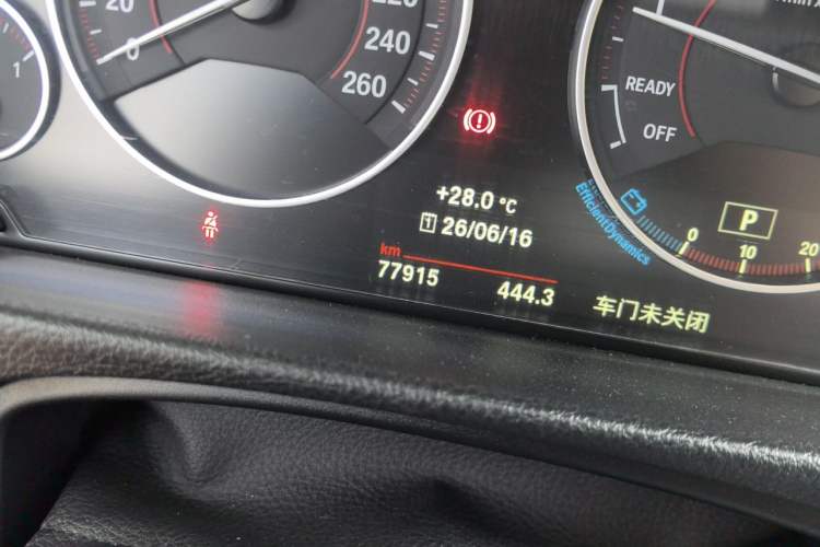 Used BMW 3 Series 2019 320i M Sport Package Odometer Close Up