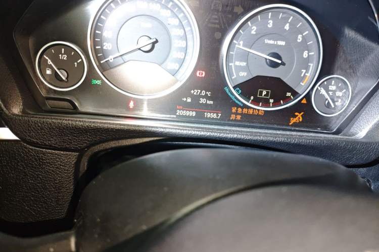 Used BMW 3 Series 2019 320Li Fashion Model Odometer Close Up