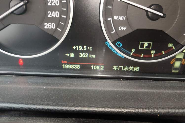 Used BMW 3 Series 2019 320Li Fashion Model Odometer Close Up