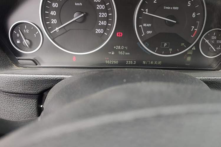 Used BMW 3 Series 2019 320Li Fashion Model Odometer Close Up