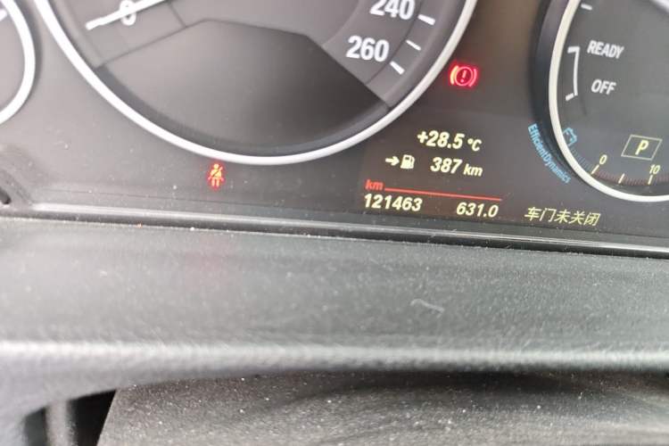 Used BMW 3 Series 2019 320Li Fashion Model Odometer Close Up