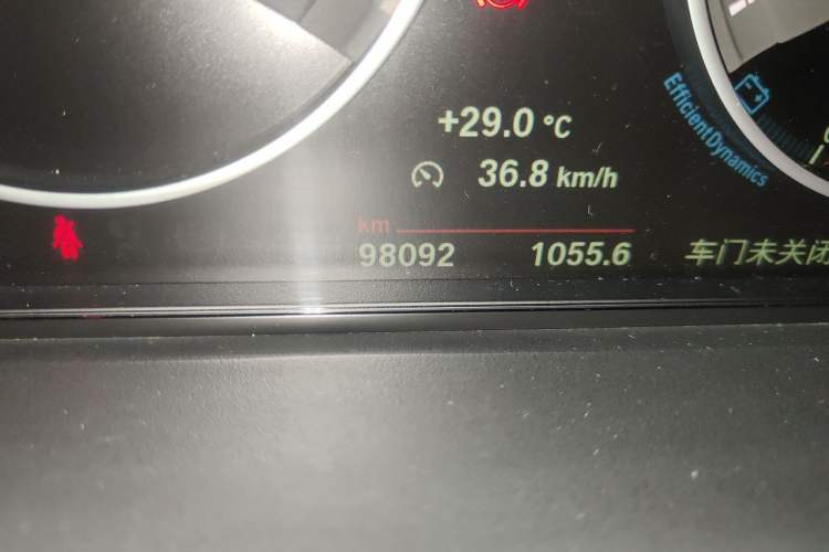 Used BMW 3 Series 2019 320Li Fashion Model Odometer Close Up