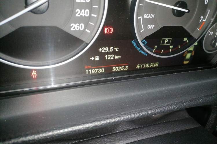 Used BMW 3 Series 2019 320Li Fashion Model Odometer Close Up