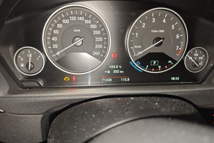 Used BMW 3 Series 2019 320Li Fashion Model Odometer Close Up