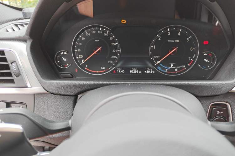Used BMW 3 Series 2019 320i M Sport Package Odometer Close Up