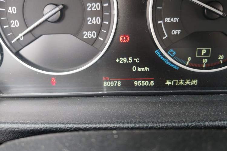 Used BMW 3 Series 2019 320Li Fashion Model Odometer Close Up