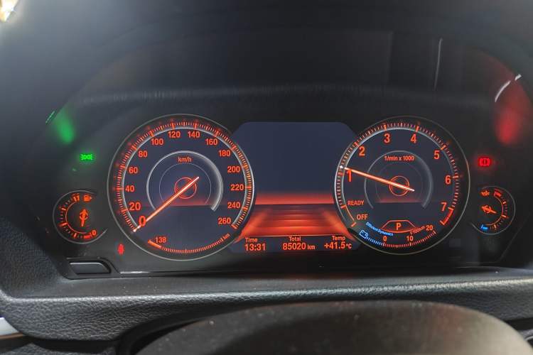 Used BMW 3 Series 2019 320Li M Sport Package Odometer Close Up