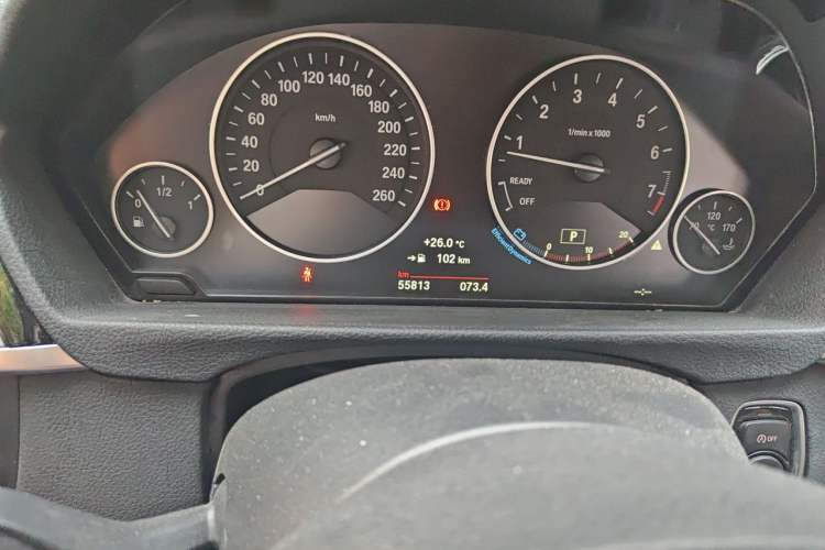 Used BMW 3 Series 2019 320Li Fashion Model Odometer Close Up