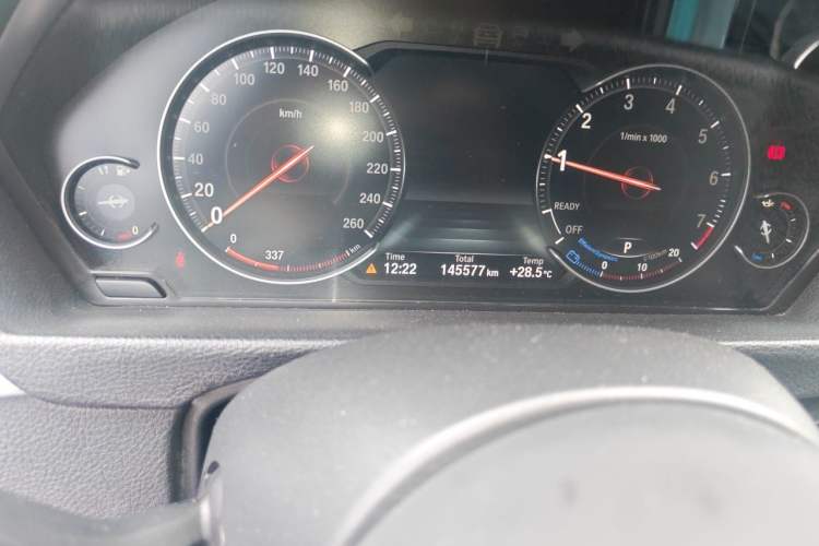 Used BMW 3 Series 2019 320Li M Sport Package Odometer Close Up