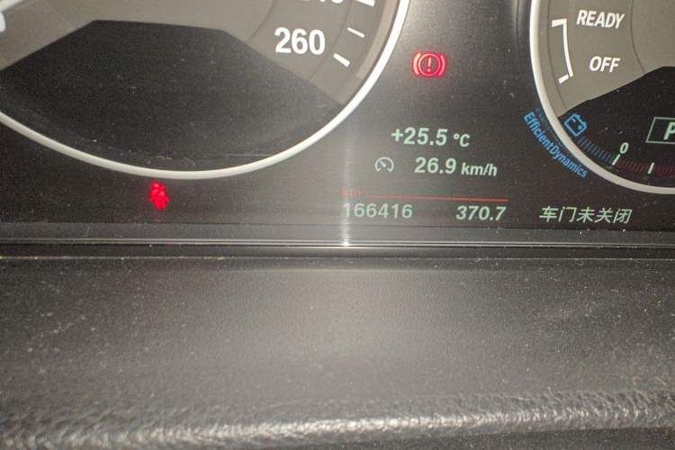 Used BMW 3 Series 2019 320Li Fashion Model Odometer Close Up