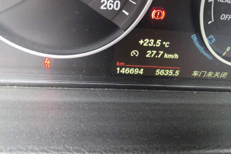 Used BMW 3 Series 2019 320Li Fashion Model Odometer Close Up