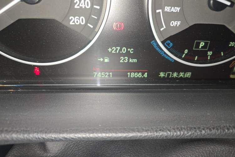 Used BMW 3 Series 2019 320Li Fashion Model Odometer Close Up