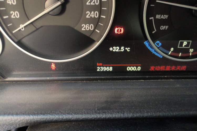Used BMW 3 Series 2019 320Li Fashion Model Odometer Close Up