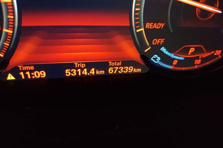 Used BMW 3 Series 2019 320i M Sport Night Edition Odometer Close Up