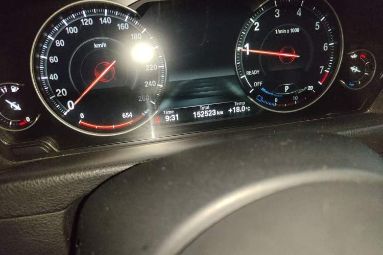 Used BMW 3 Series 2019 320Li M Sport Package Odometer Close Up