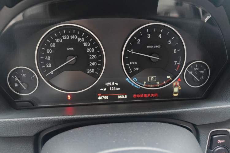 Used BMW 3 Series 2019 320Li Fashion Model Odometer Close Up