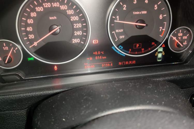 Used BMW 3 Series 2019 320Li Fashion Model Odometer Close Up