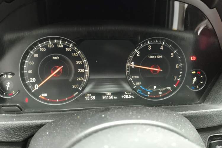 Used BMW 3 Series 2019 320Li M Sport Package Odometer Close Up