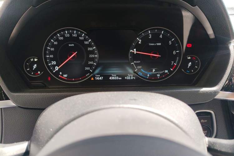 Used BMW 3 Series 2019 320Li M Sport Package Odometer Close Up