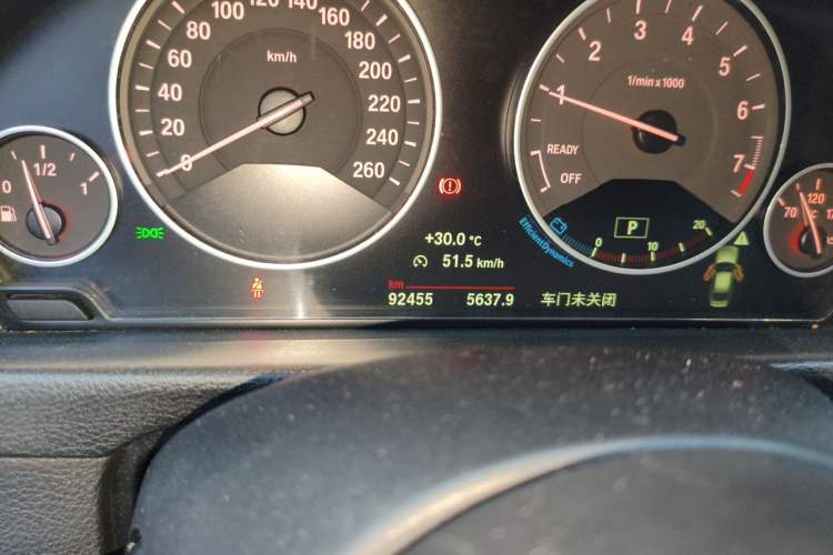 Used BMW 3 Series 2019 320Li Fashion Model Odometer Close Up
