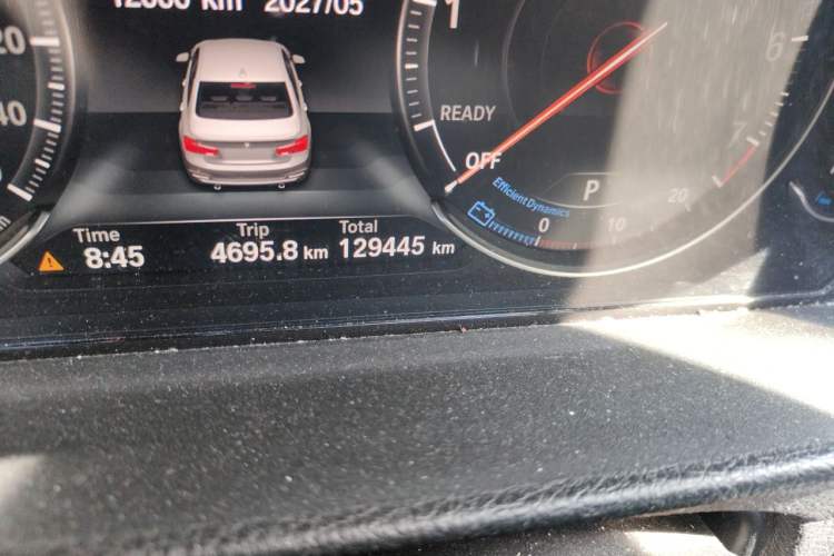 Used BMW 3 Series 2019 320Li Fashion Model Odometer Close Up