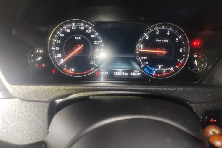 Used BMW 3 Series 2019 320Li M Sport Package Odometer Close Up