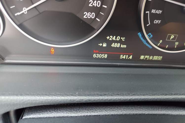 Used BMW 3 Series 2019 320Li Fashion Model Odometer Close Up