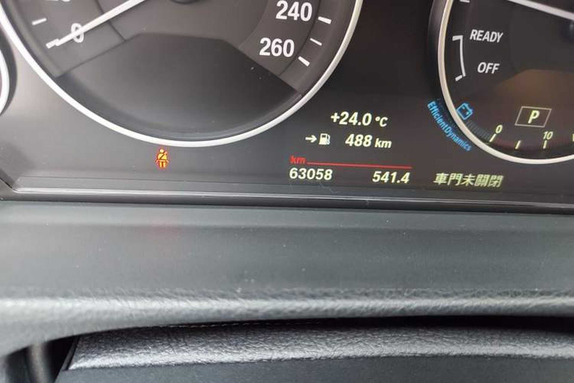 Used BMW 3 Series 2019 320Li Fashion Model Odometer Close Up