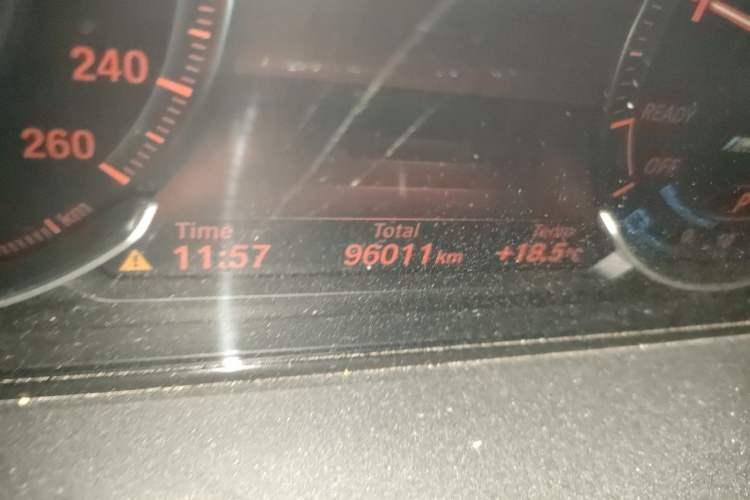 Used BMW 3 Series 2019 320i M Sport Night Edition Odometer Close Up