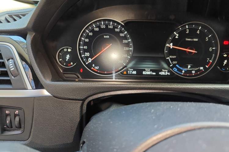 Used BMW 3 Series 2019 320Li M Sport Package Odometer Close Up
