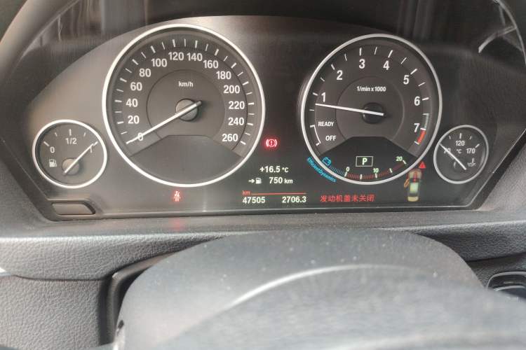 Used BMW 3 Series 2019 320Li Fashion Model Odometer Close Up